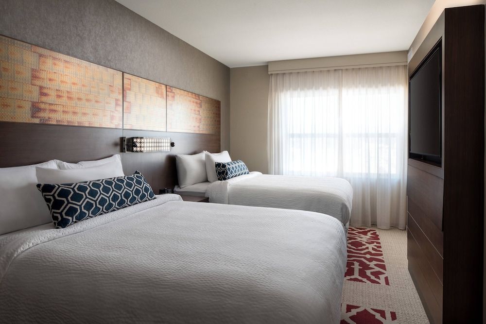 Room, 2 Bedrooms
