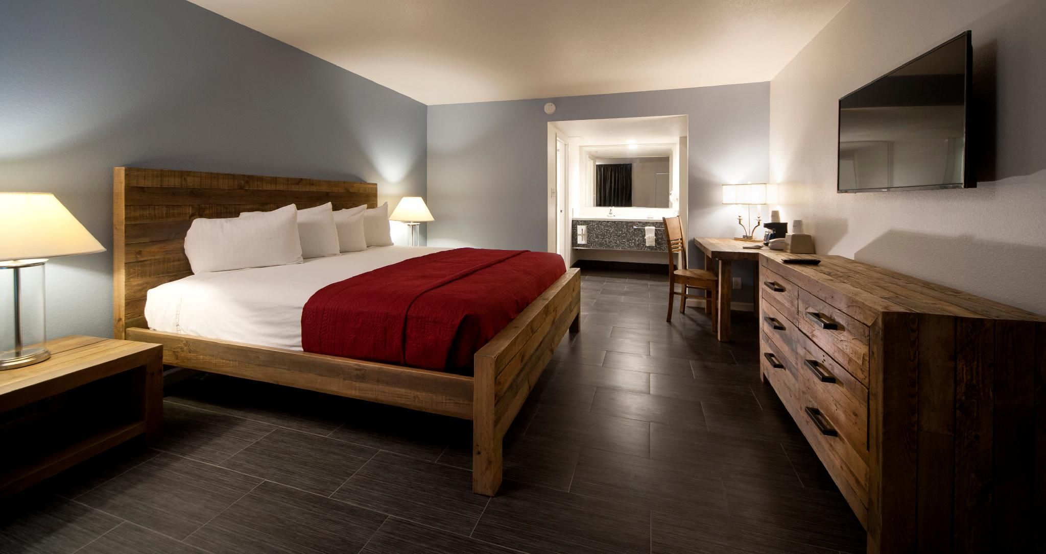undefined Thunderbird Hotel 9