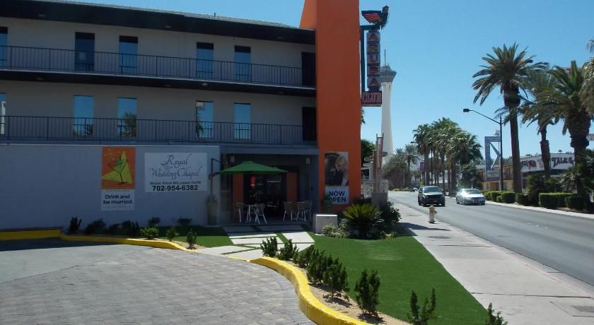 undefined Thunderbird Hotel 6
