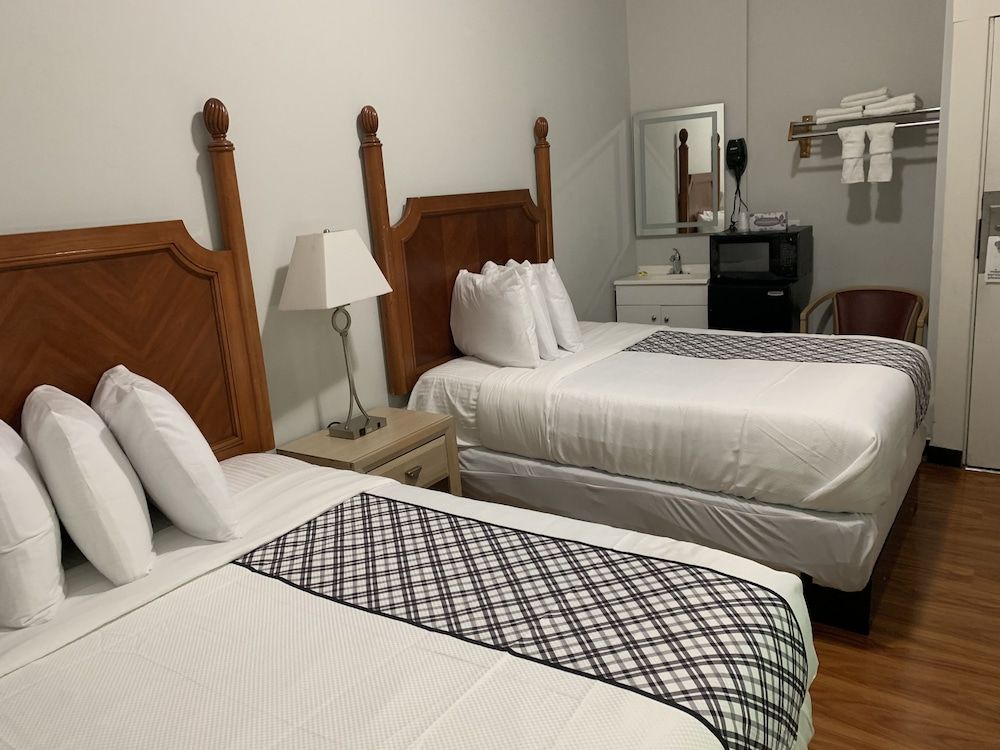 undefined Warfield Hotel 2