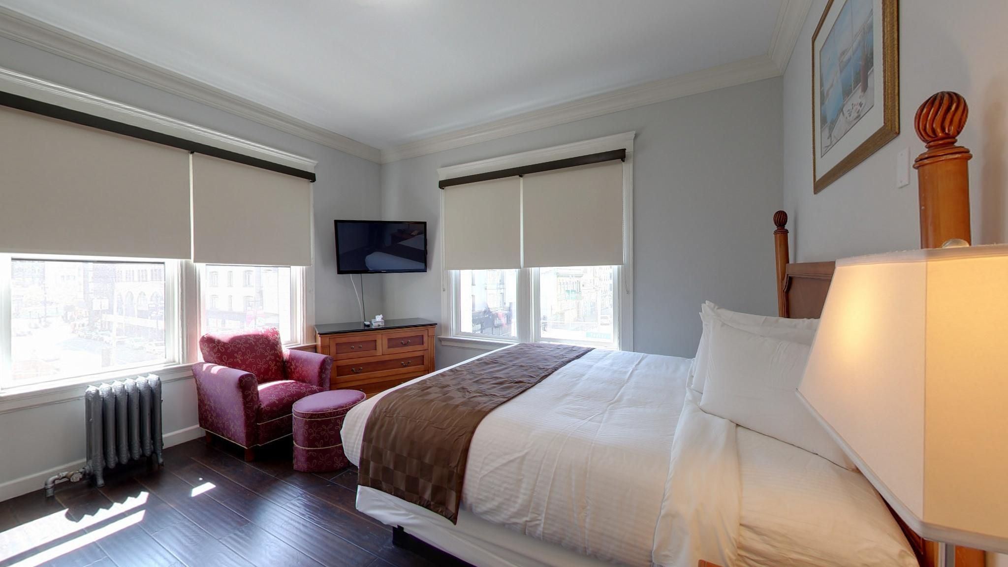 undefined Warfield Hotel 6