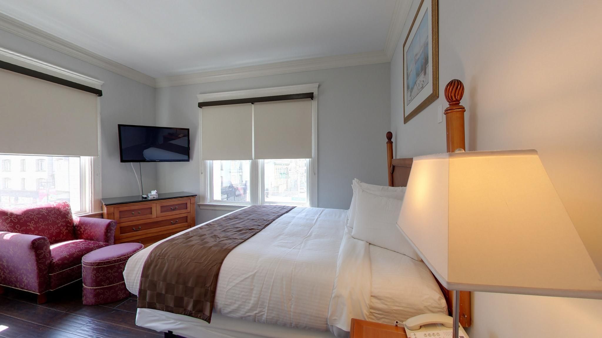 undefined Warfield Hotel 5