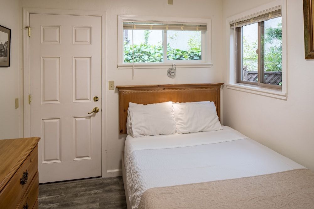 Standard Cottage, 2 Bedrooms, Kitchen (Two Bedroom Cottage)