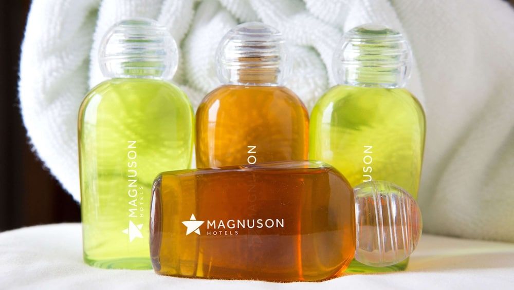 M Star North Canton - Hall of Fame Room, 1 King Bed, Non Smoking, Refrigerator & Microwave 15