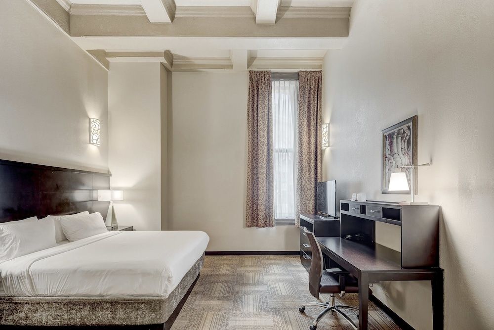 Studio Suite, 1 King Bed, Non Smoking, Kitchen (Kitchen)