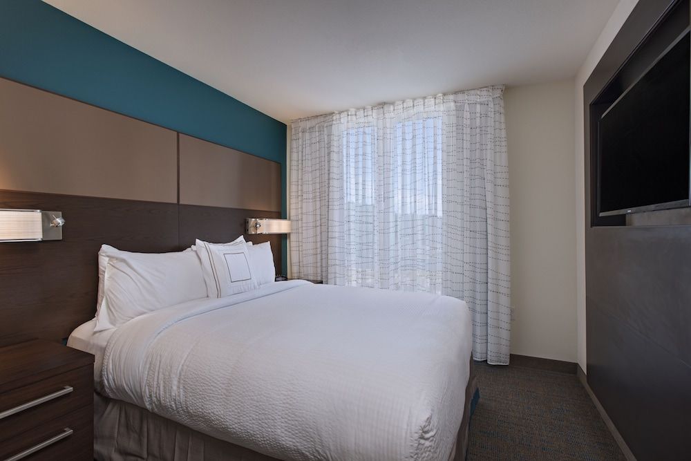Suite, 2 Bedrooms (Mobility Accessible, Tub)