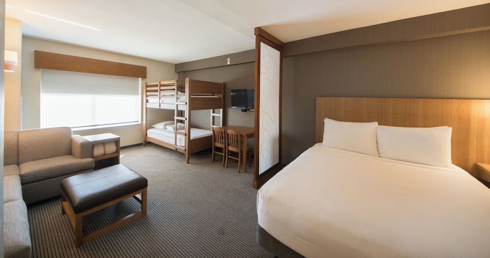 undefined Hyatt Place Orlando/Lake Buena Vista 5