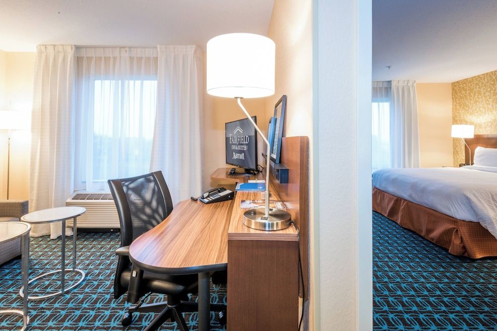 Studio, 1 King Bed with Sofa bed (Mobility/Hearing Access, Roll-in Shwr)