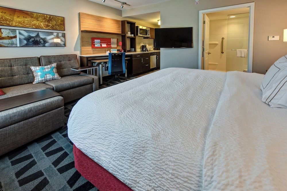 Studio, 1 King Bed with Sofa bed, Non Smoking