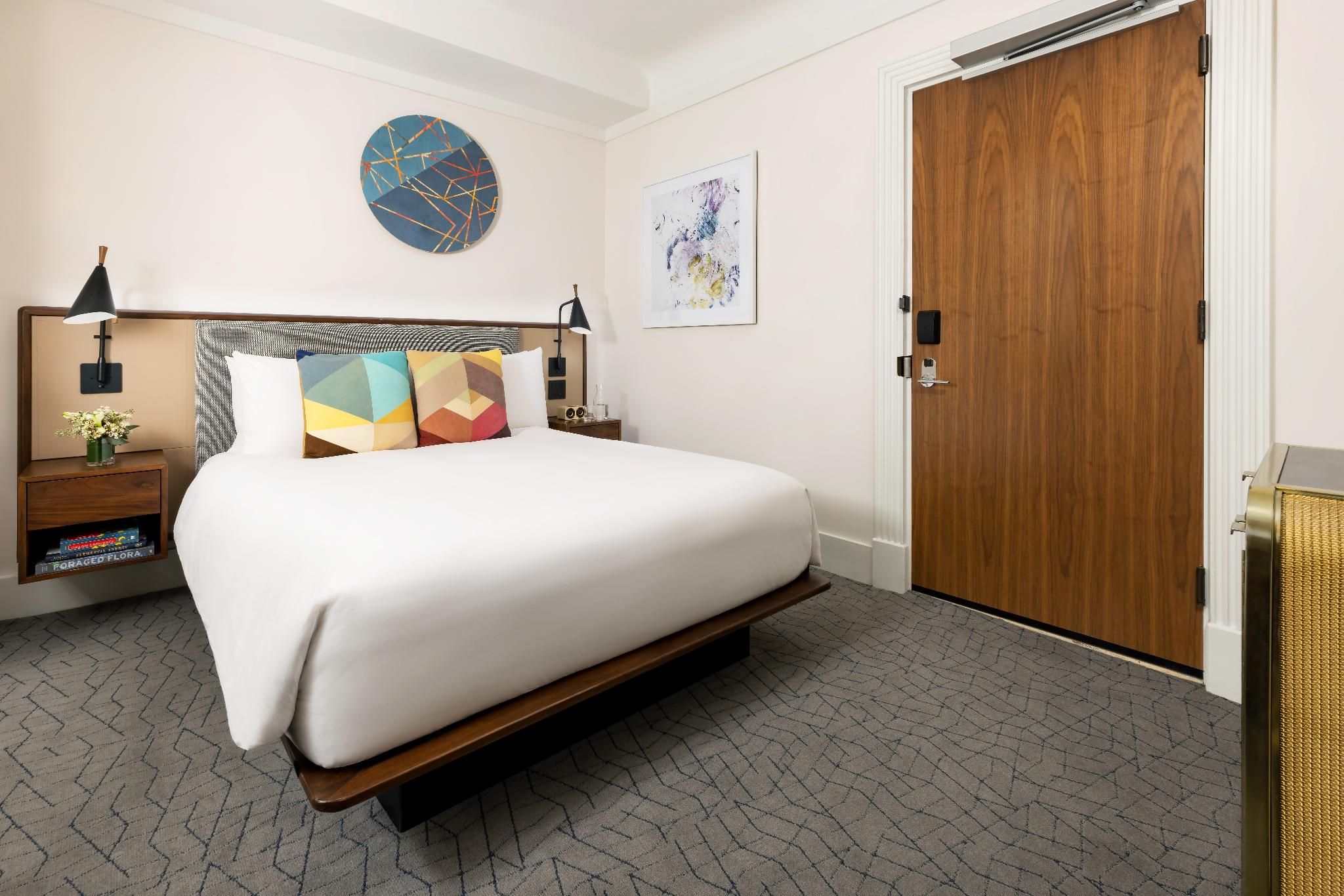 1 Queen Bed Accessible Shower