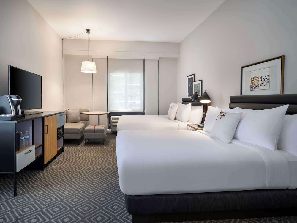 Room, 2 Queen Beds, Accessible, Corner (Mobility & Hearing)