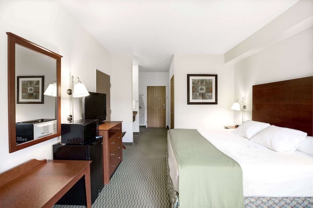 Studio Suite, 1 King Bed, Non Smoking