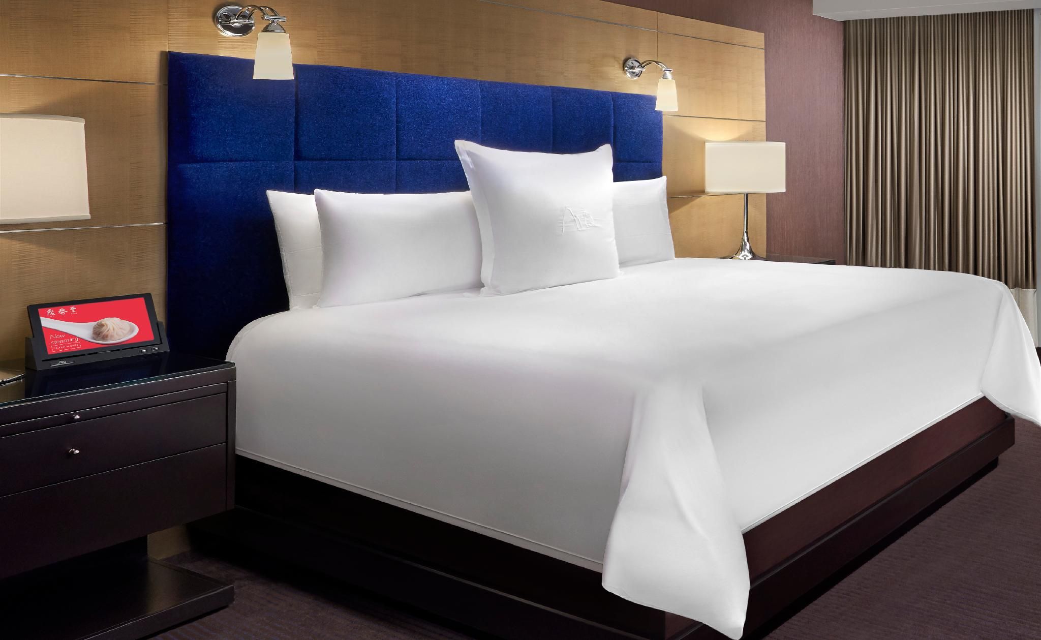 ARIA Resort & Casino Deluxe King Room 2