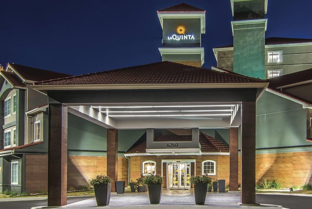 undefined La Quinta Inn & Suites by Wyndham Atlanta Perimeter Medical 8