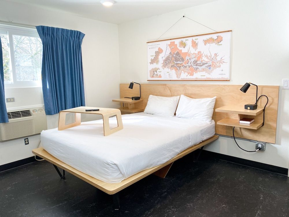 Hotel Corvallis Standard Room, 1 Queen Bed