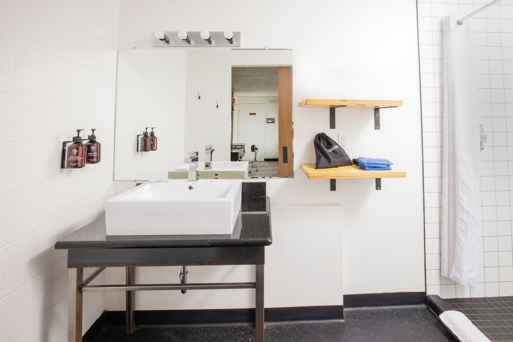 Hotel Corvallis Standard Room, 2 Queen Beds 4