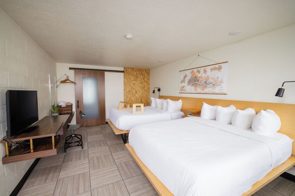 Hotel Corvallis Standard Room, 2 Queen Beds 3