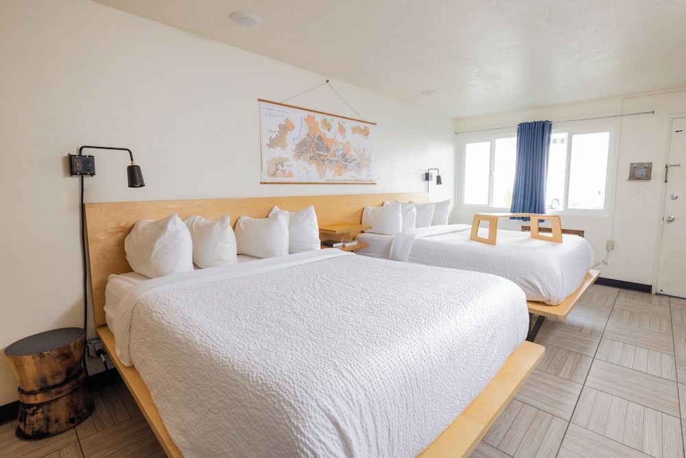 Hotel Corvallis Standard Room, 2 Queen Beds