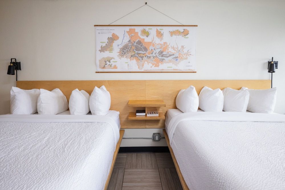 Hotel Corvallis Standard Room, 2 Queen Beds 2