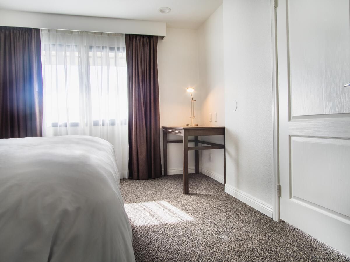 Serene Vegas Boutique Hotel Las Vegas Single King Room 6