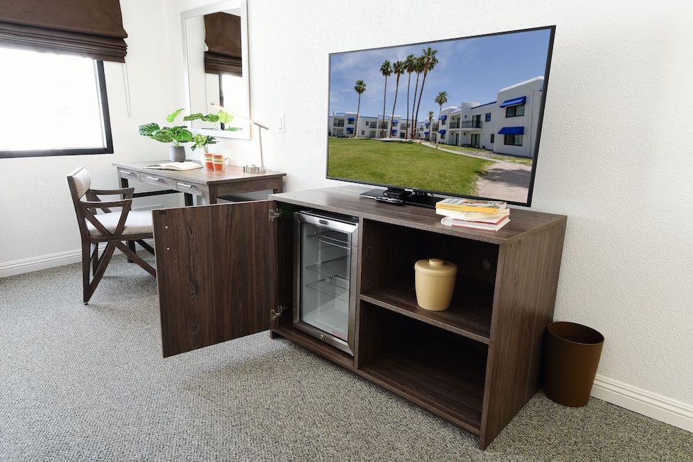 Serene Vegas Boutique Hotel Las Vegas RK Single King Room 8