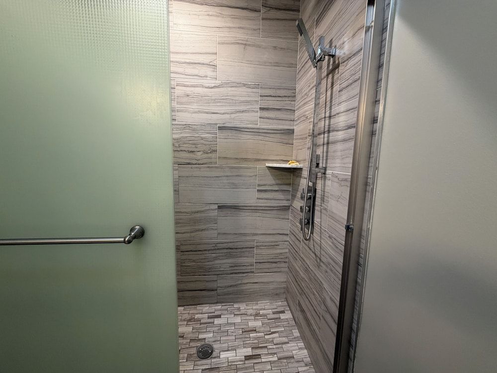 Anchor Motel Newly Renovated 2 Bedroom Apartment 5