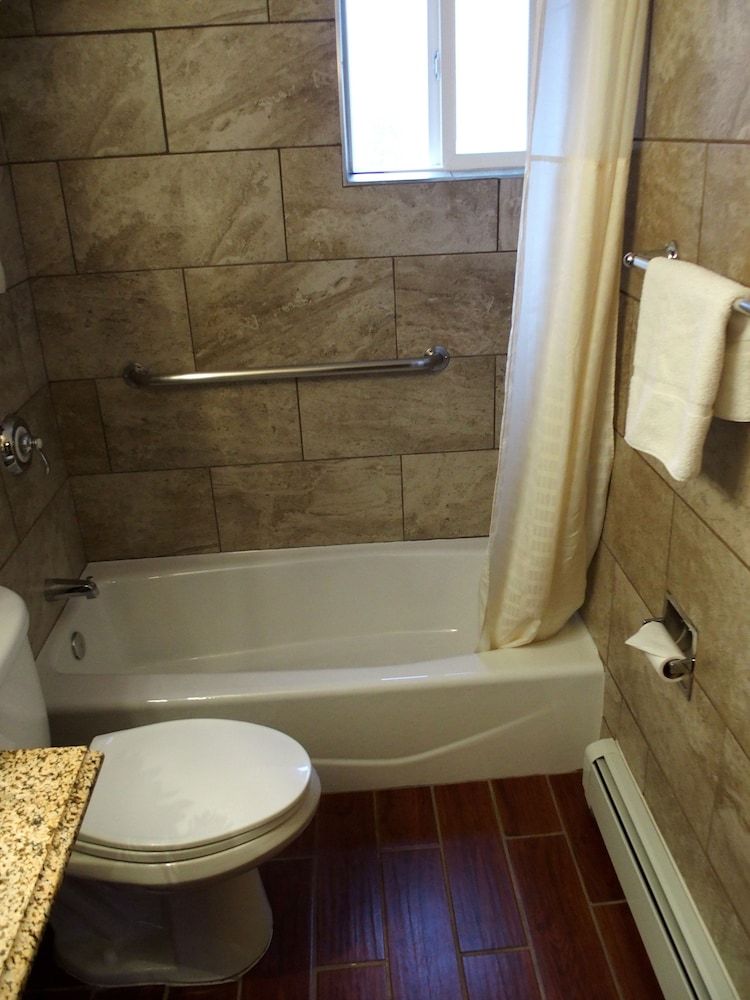 Tyrolean Lodge Top Floor Room 11