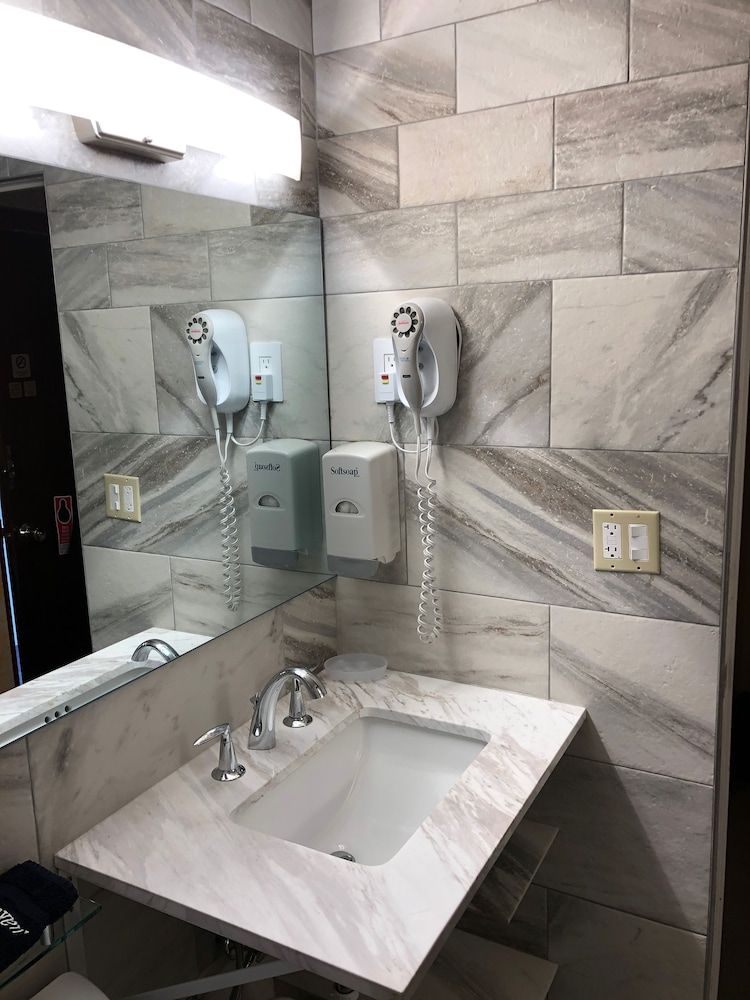 Tyrolean Lodge Top Floor Room 12