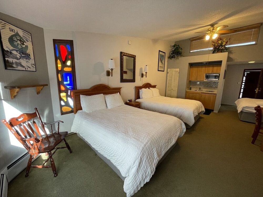 Tyrolean Lodge Top Floor Room 6