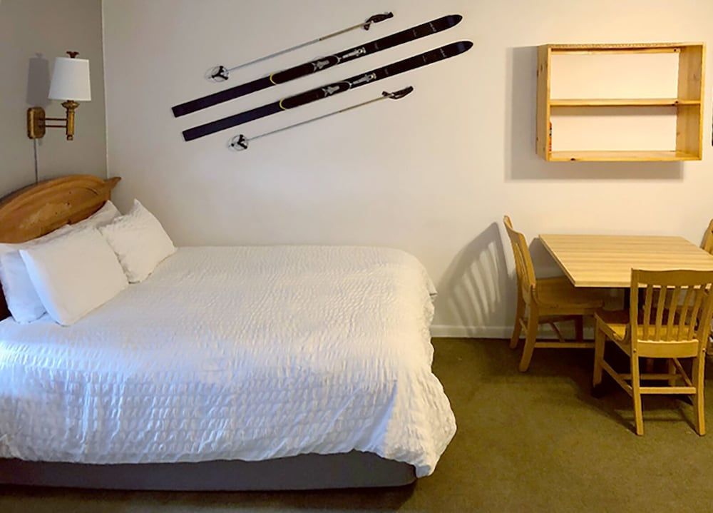 Tyrolean Lodge Mid Floor Room