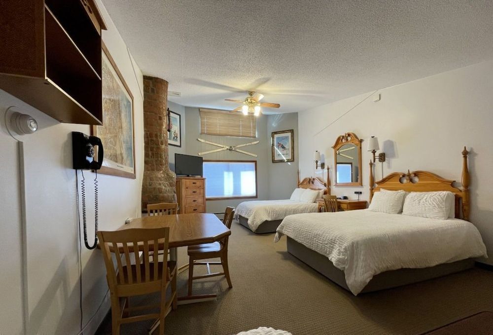 Tyrolean Lodge Top Floor Room 9