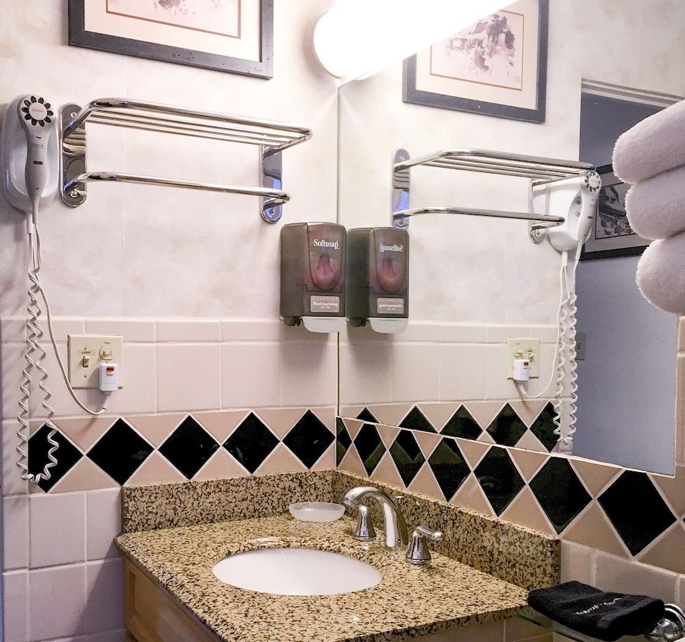 Tyrolean Lodge Low Floor Room 19