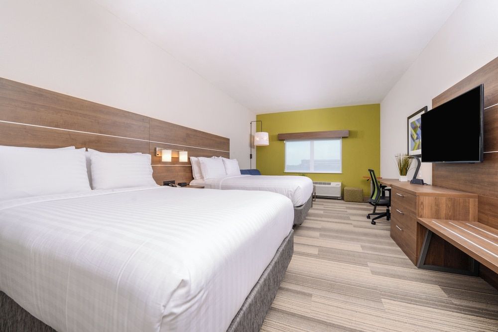 Suite, Multiple Beds