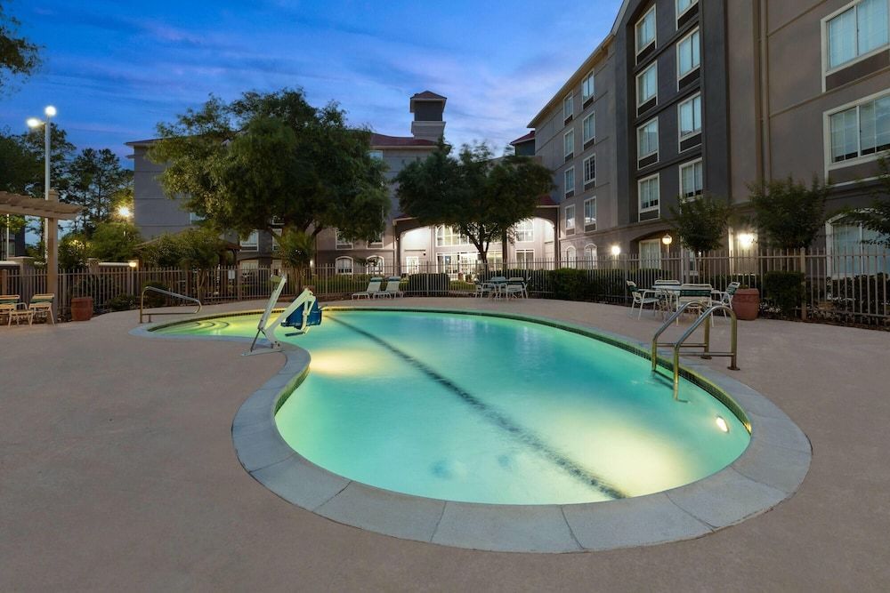 undefined La Quinta Inn & Suites by Wyndham Houston Bush IAH South