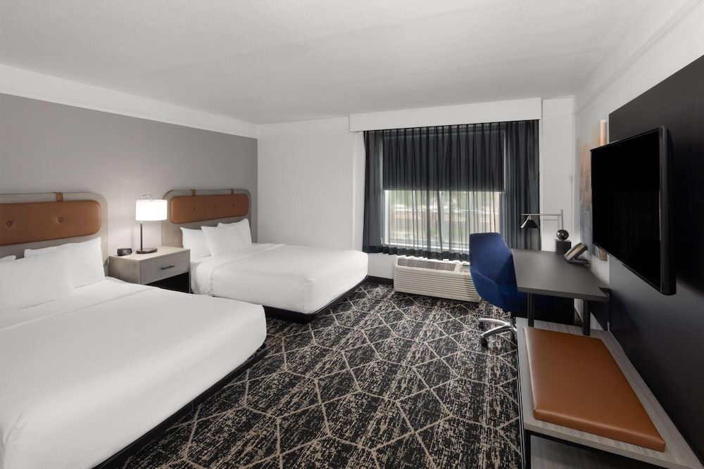 La Quinta Inn & Suites by Wyndham Houston Bush IAH South Room, 2 Double Beds, Non Smoking (Mobility/Hearing Impaired Accessible)