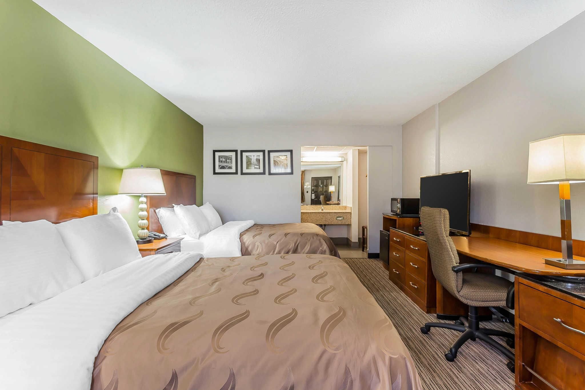 2 Double Beds, Smoking