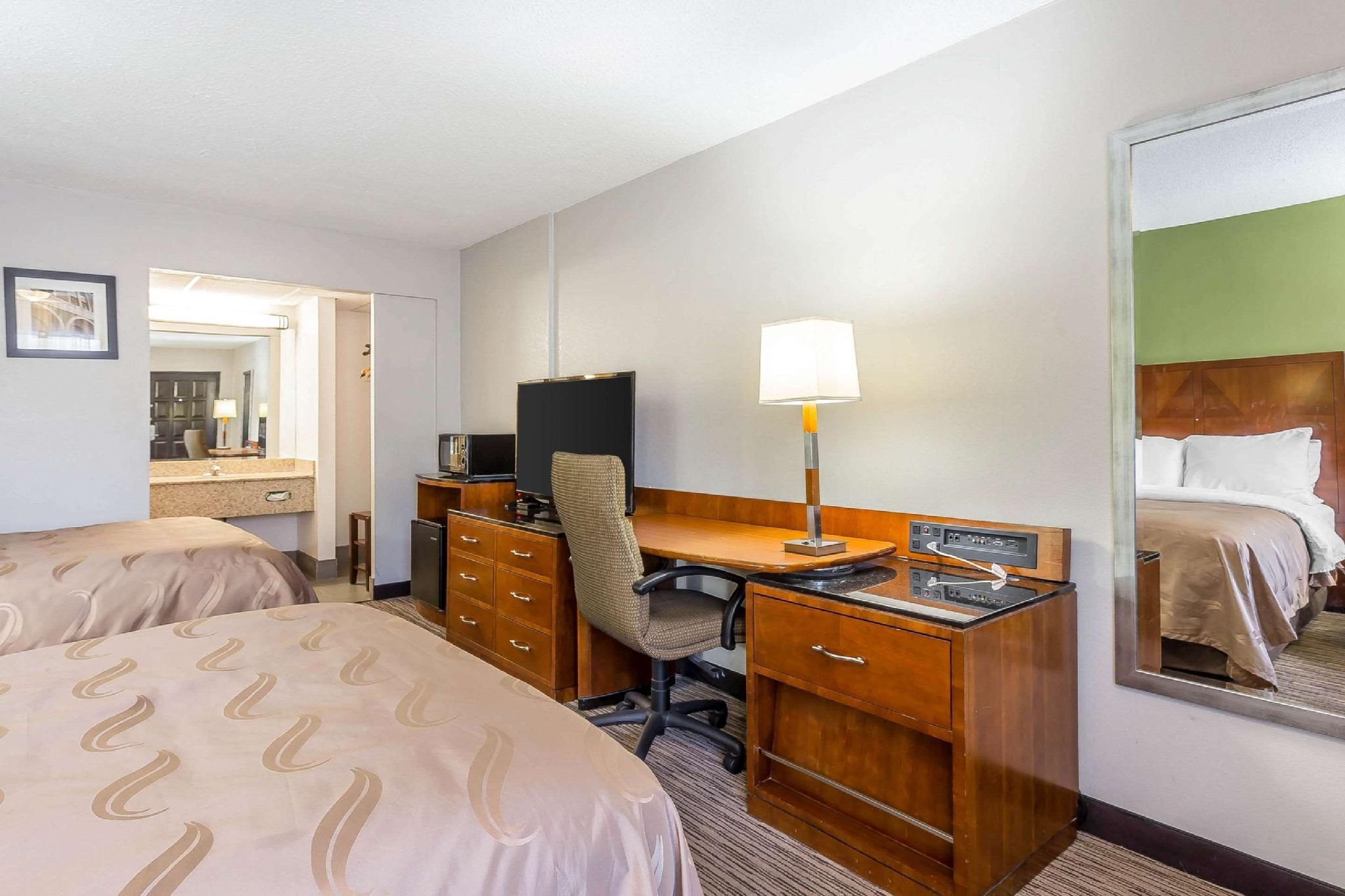 2 Double Beds, Smoking