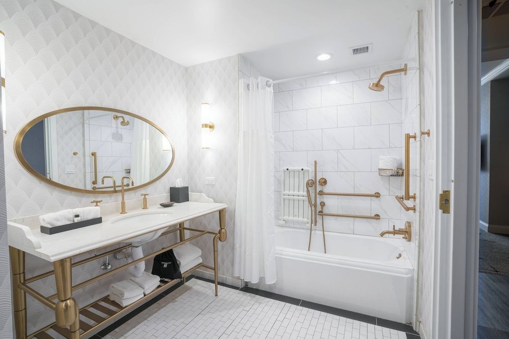 Hotel LeVeque, Autograph Collection Room, 1 King Bed 9