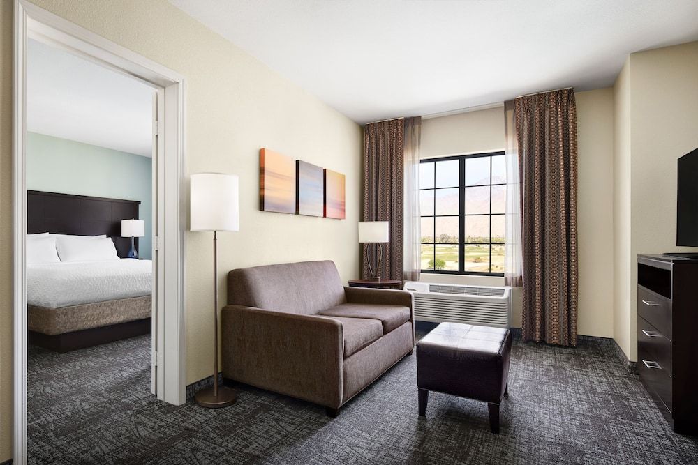Suite, 1 King Bed (Roll-In Shower), Mountain View