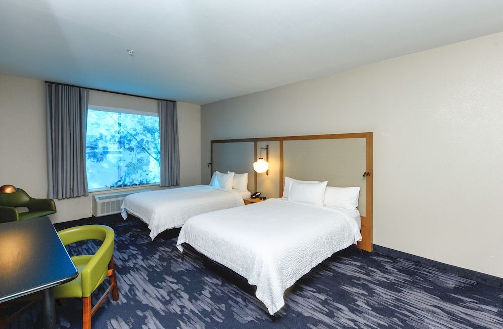 Room, 2 Queen Beds (Mobility Accessible, Tub)
