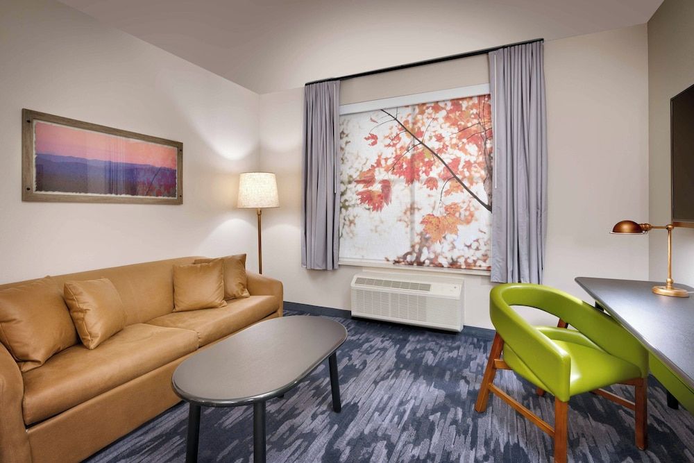 Suite, 1 King Bed with Sofa bed (Mobility Accessible, Tub)