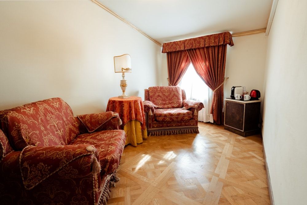 Palazzo Alexander Hotel Junior Suite Tosca with balcony 8