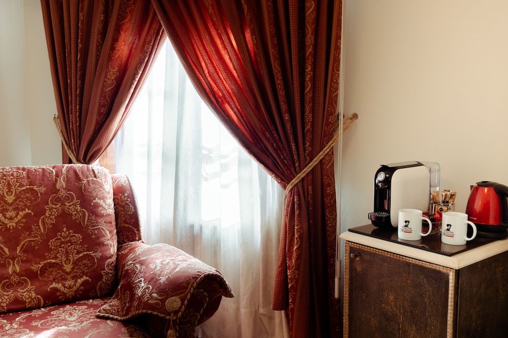 Palazzo Alexander Hotel Junior Suite Tosca with balcony 9