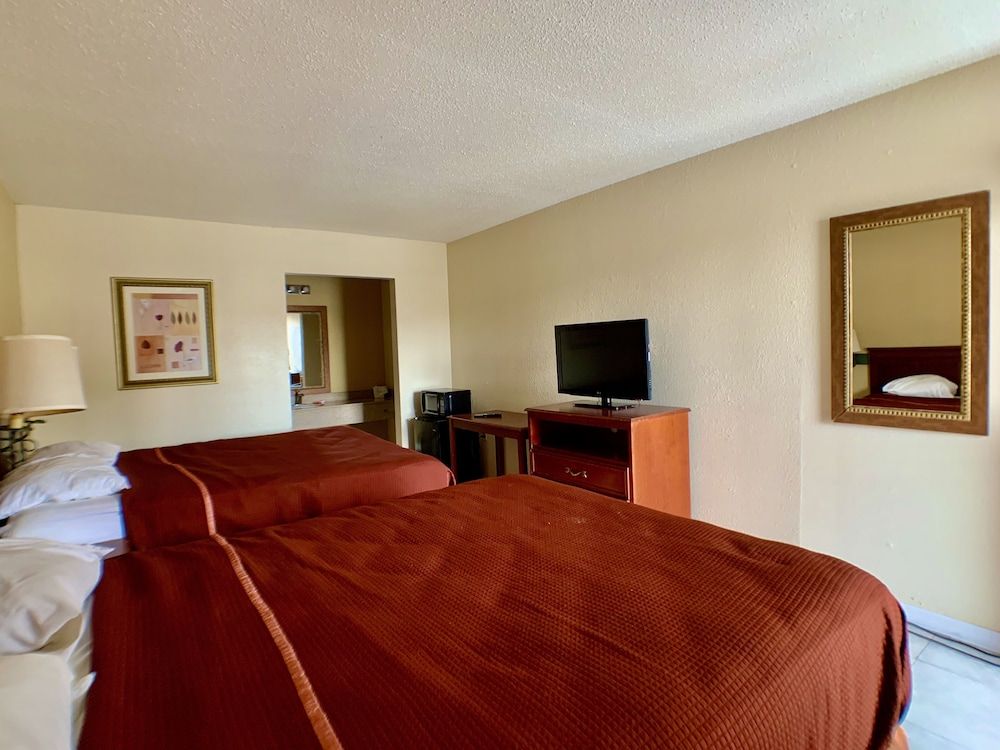 La Vista Inn Room, 2 Queen Beds, Non Smoking 5