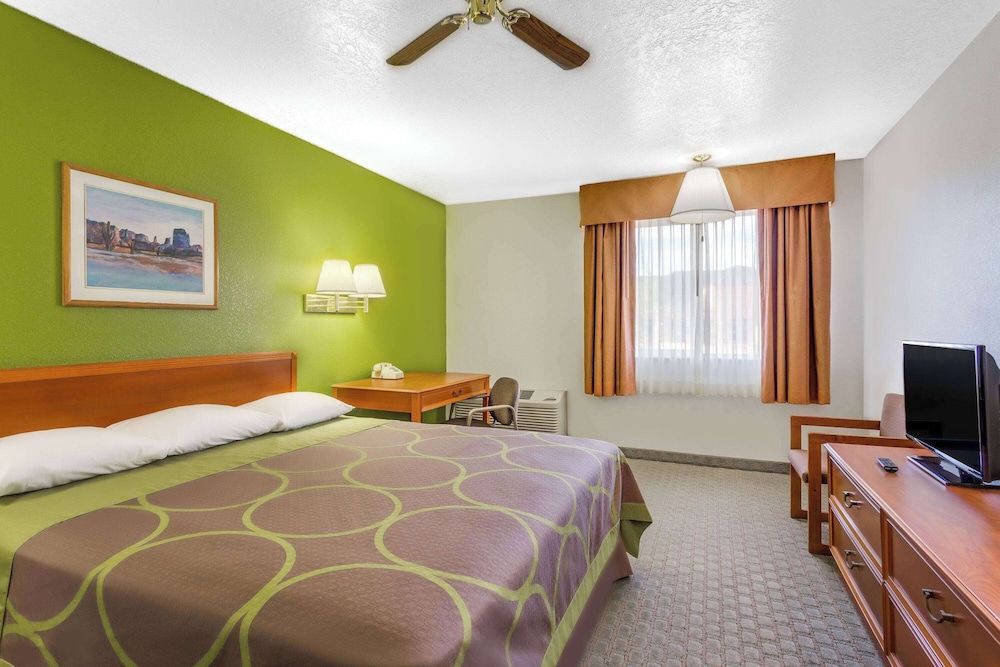 Studio Suite, 1 King Bed, Non Smoking