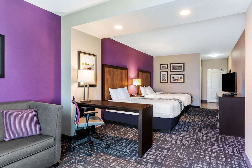 Deluxe Room, 2 Queen Beds, Non Smoking