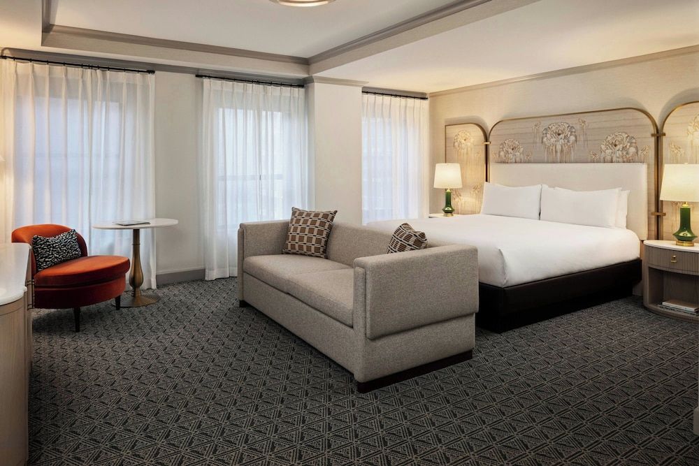 Suite, City View