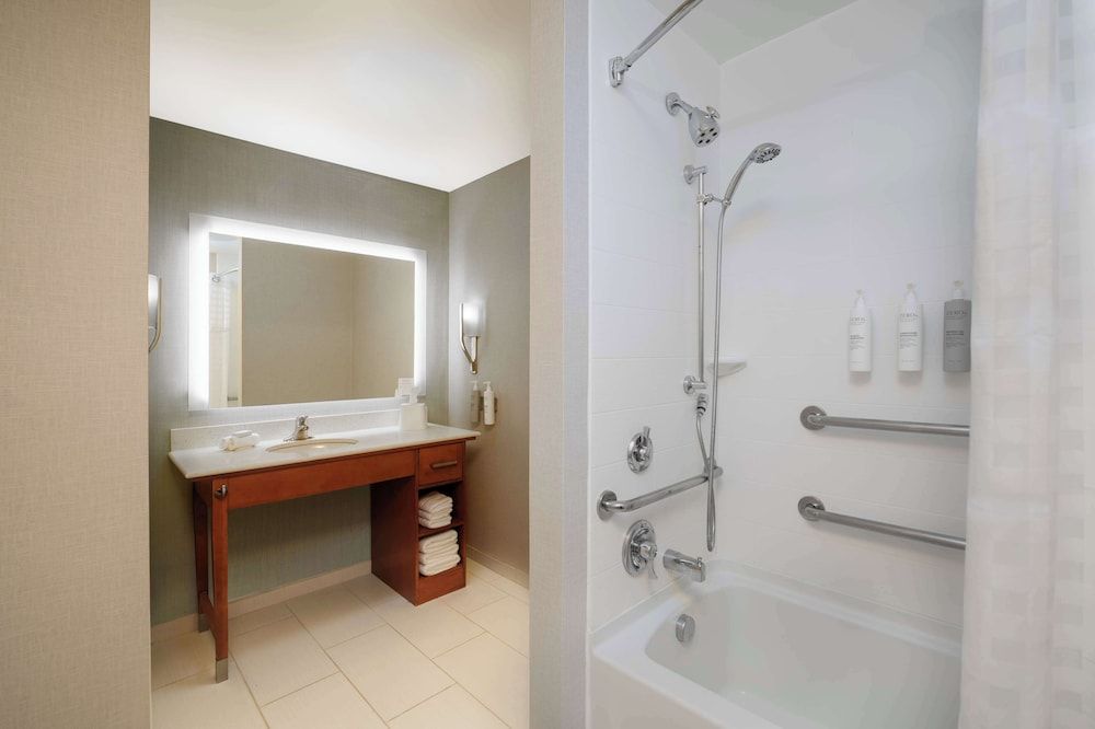 Suite, 2 Queen Beds, Accessible, Bathtub