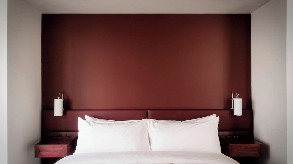 Room, 1 King Bed (Mobility Accessible, Roll-In Shower)