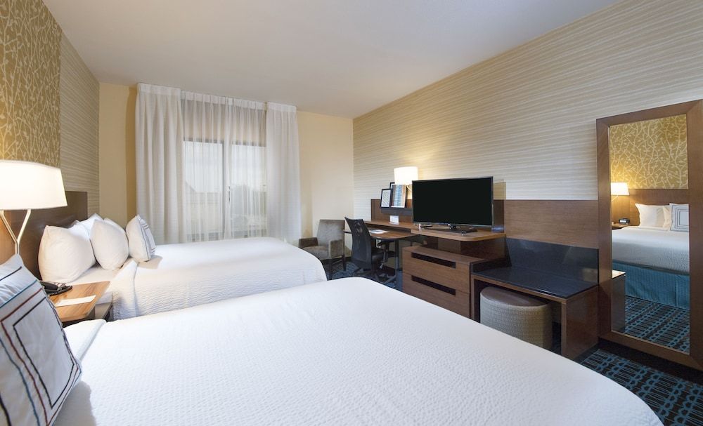Room, 2 Queen Beds (Mobility Accessible, Tub)